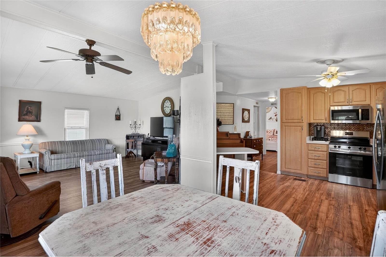 2055 FLORAL AVENUE — photo 16 of 53