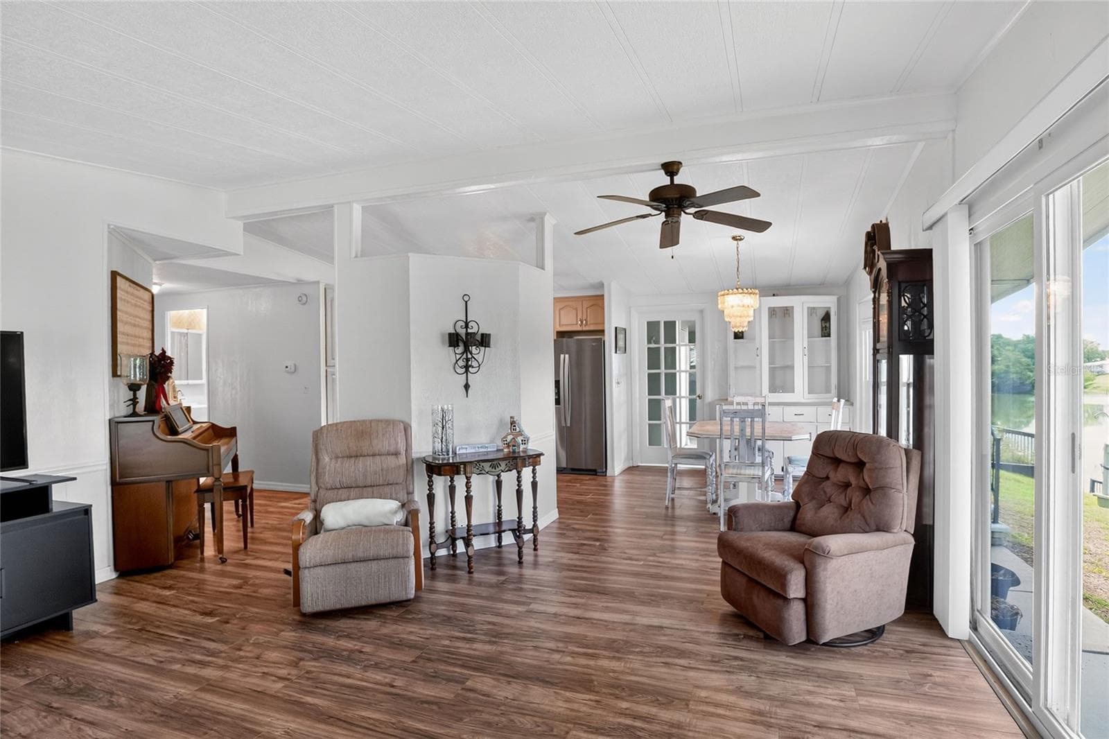 2055 FLORAL AVENUE — photo 11 of 53