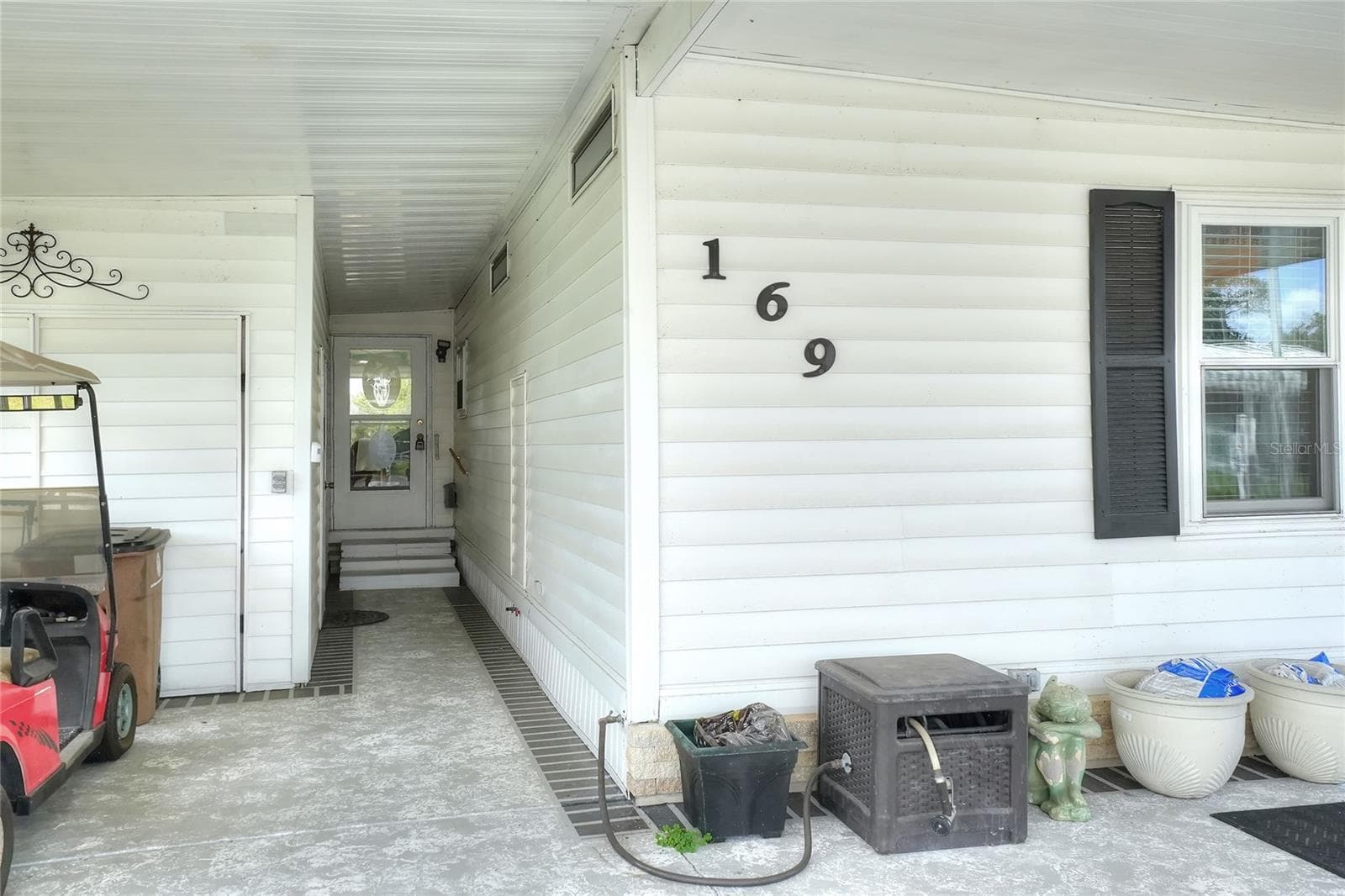 2055 FLORAL AVENUE — photo 5 of 53
