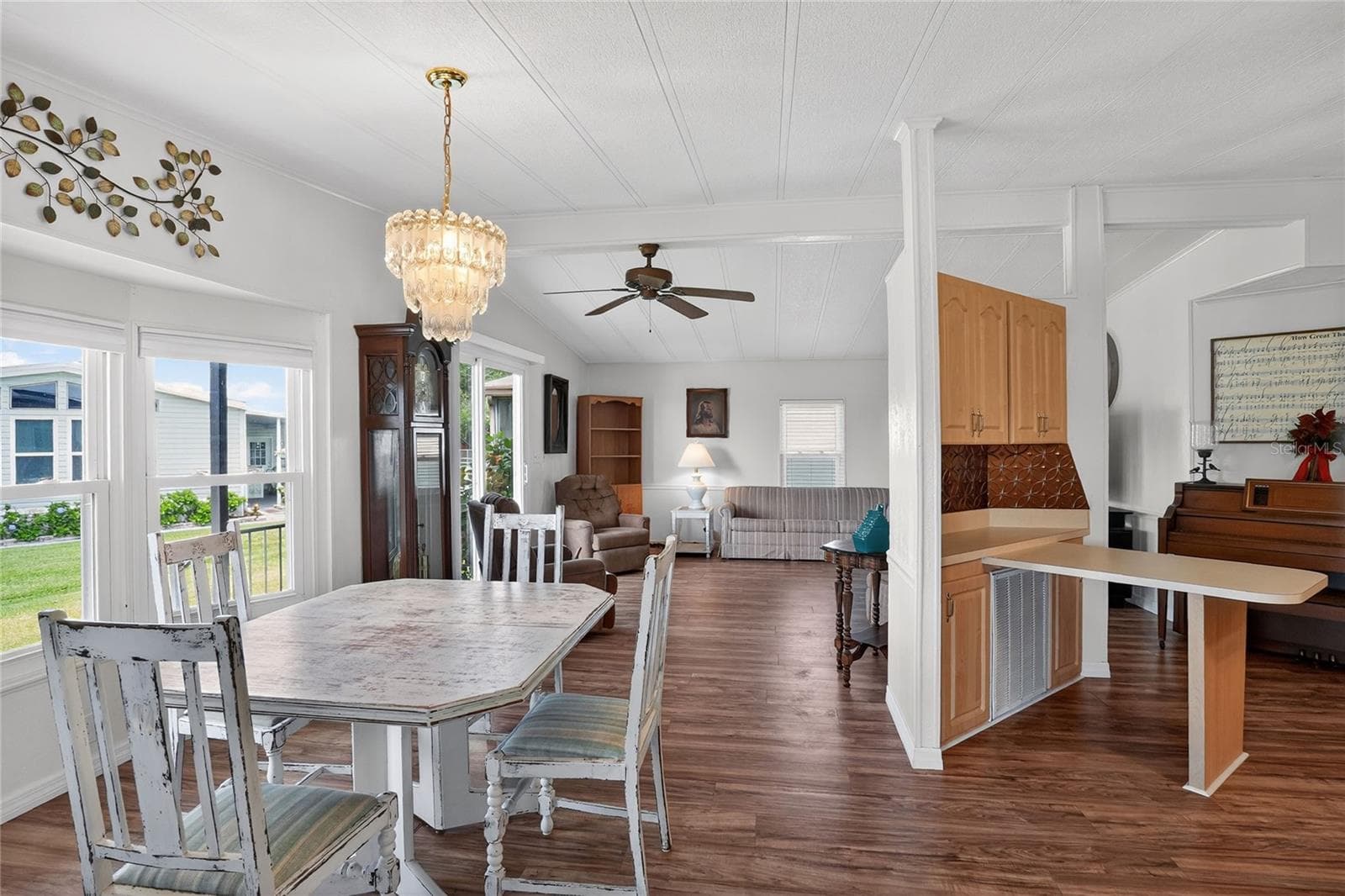2055 FLORAL AVENUE — photo 17 of 53