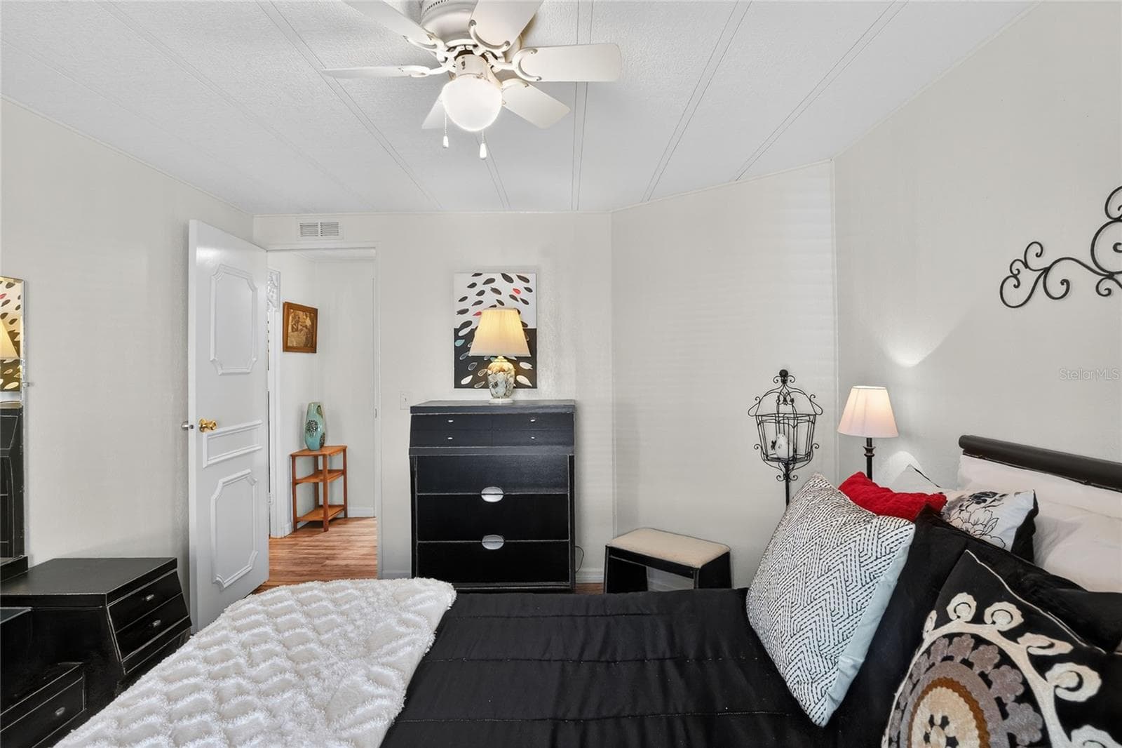 2055 FLORAL AVENUE — photo 29 of 53