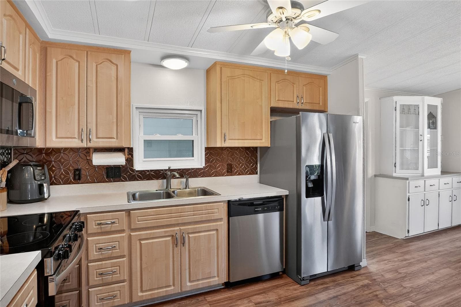 2055 FLORAL AVENUE — photo 14 of 53