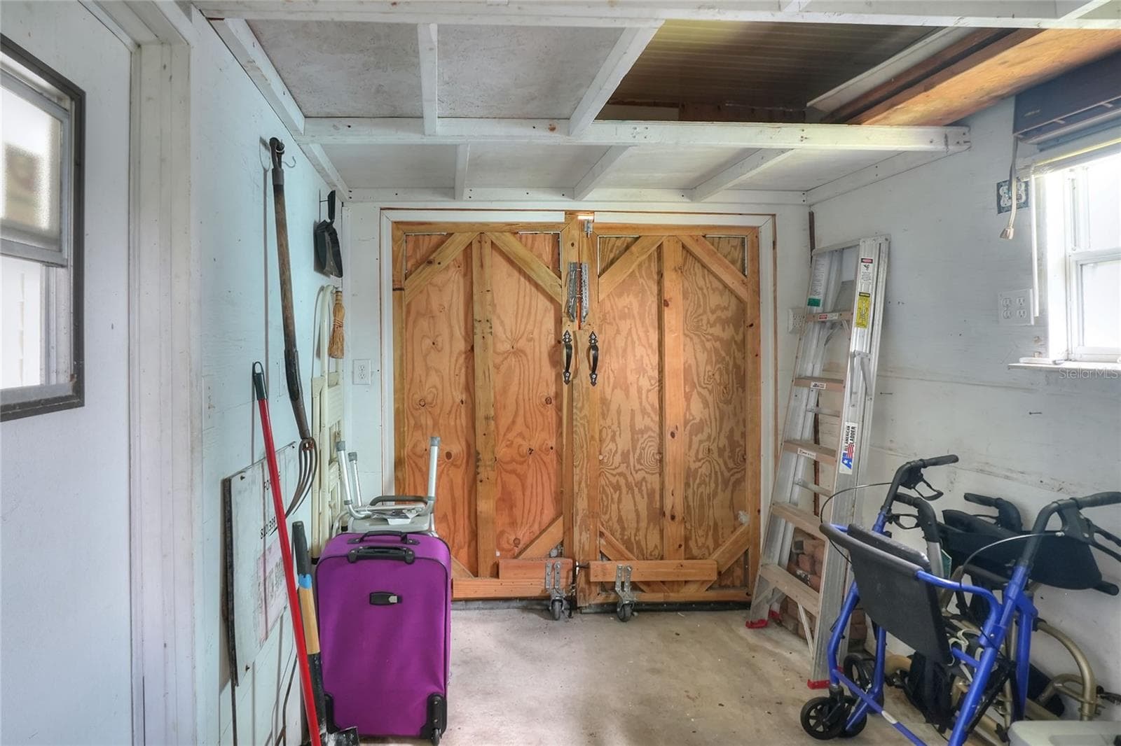 2055 FLORAL AVENUE — photo 36 of 53