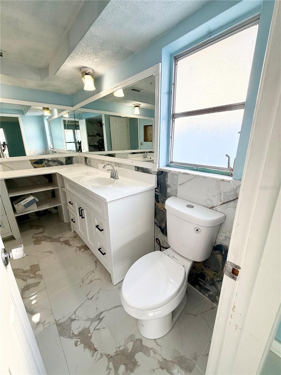 7040 FOX HOLLOW DRIVE — photo 19 of 32