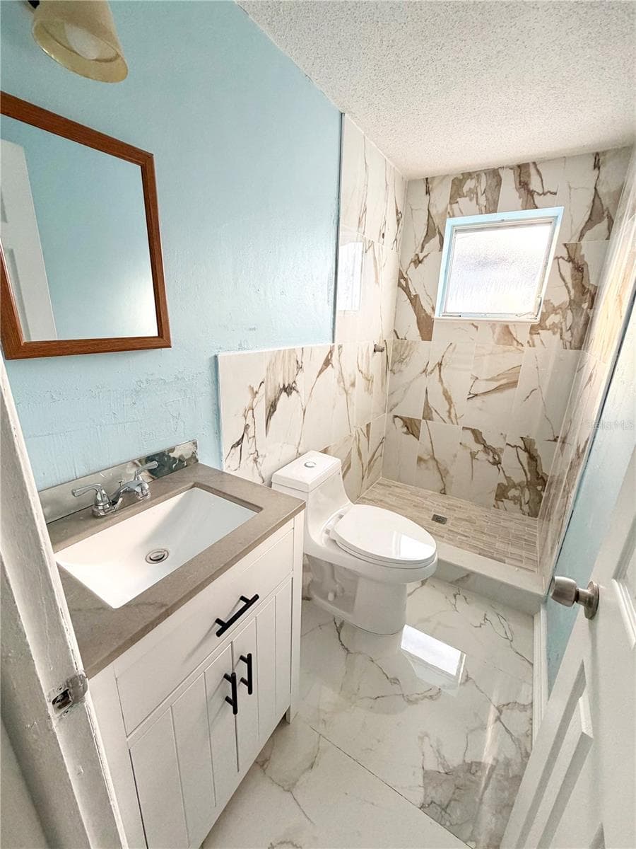 7040 FOX HOLLOW DRIVE — photo 10 of 32