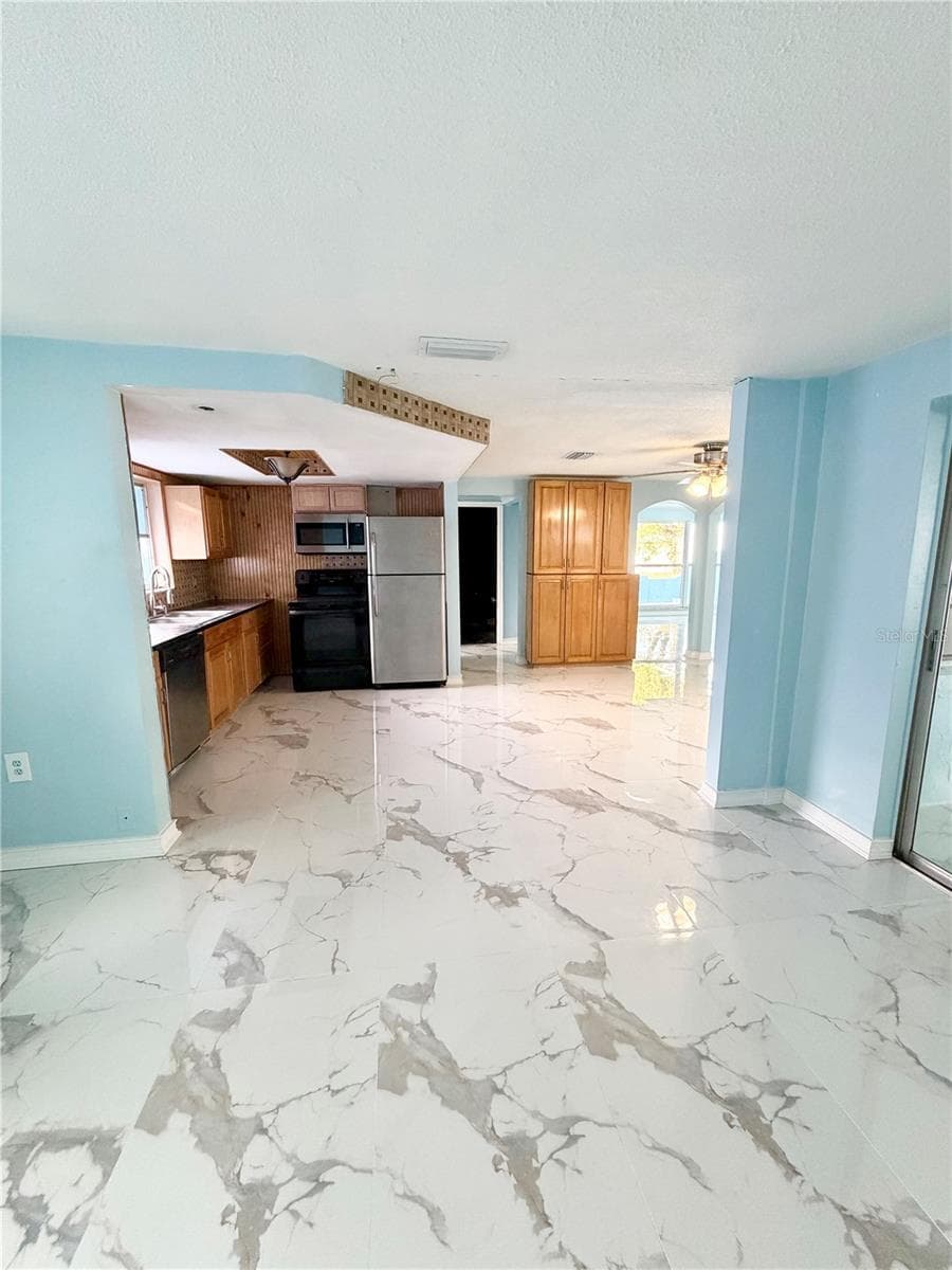 7040 FOX HOLLOW DRIVE — photo 14 of 32