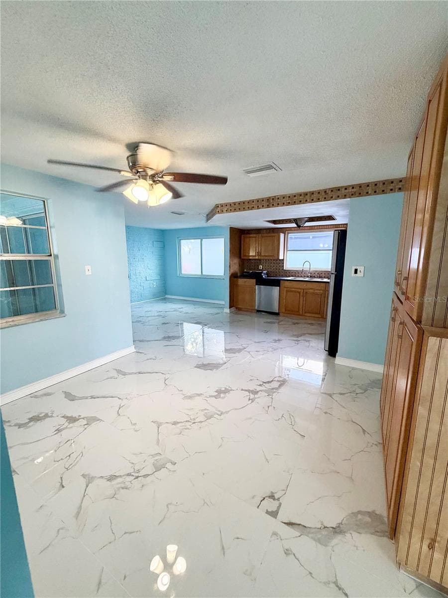 7040 FOX HOLLOW DRIVE — photo 7 of 32