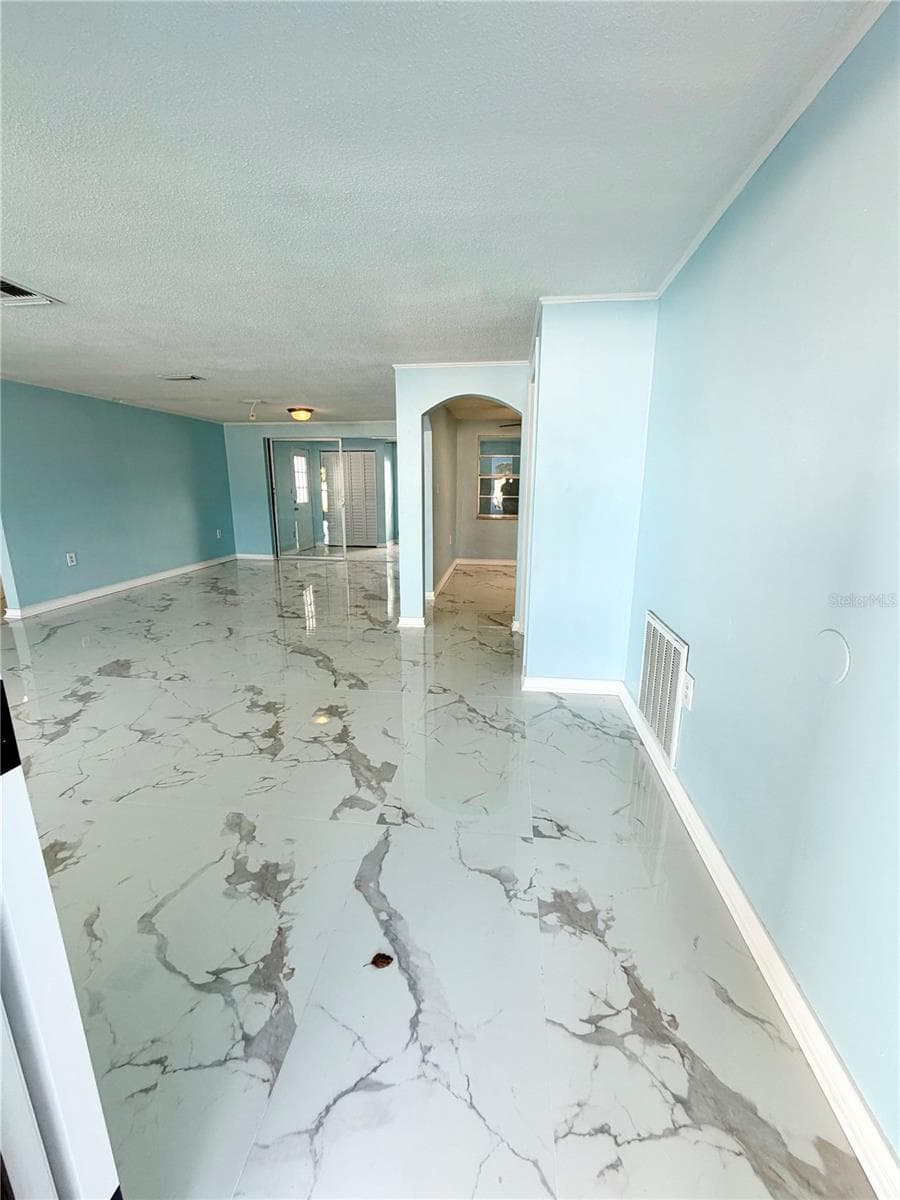 7040 FOX HOLLOW DRIVE — photo 3 of 32