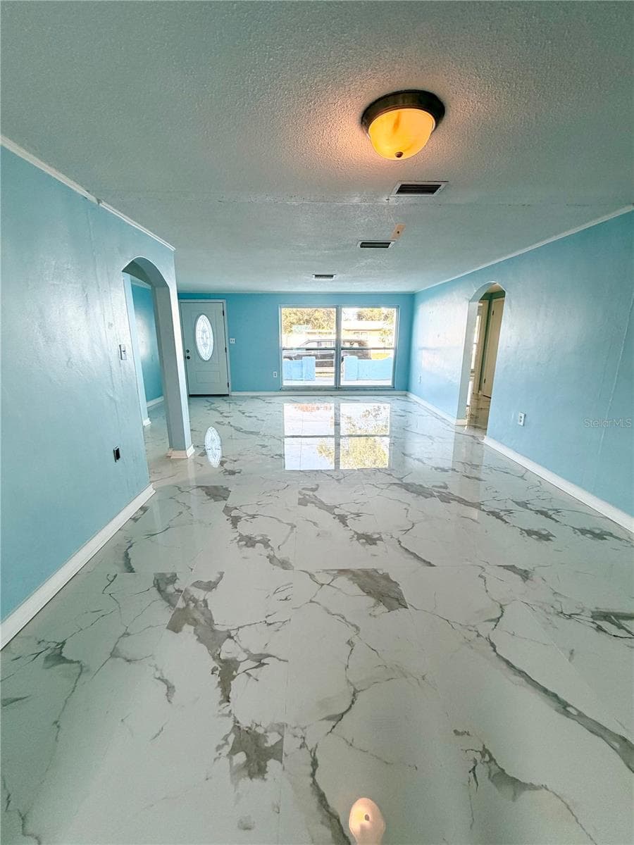 7040 FOX HOLLOW DRIVE — photo 6 of 32
