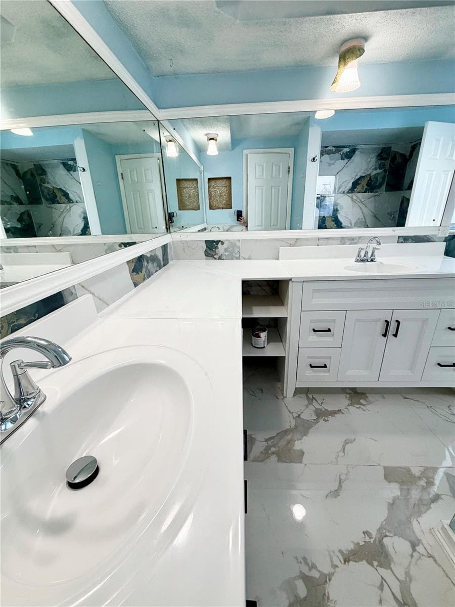 7040 FOX HOLLOW DRIVE — photo 20 of 32