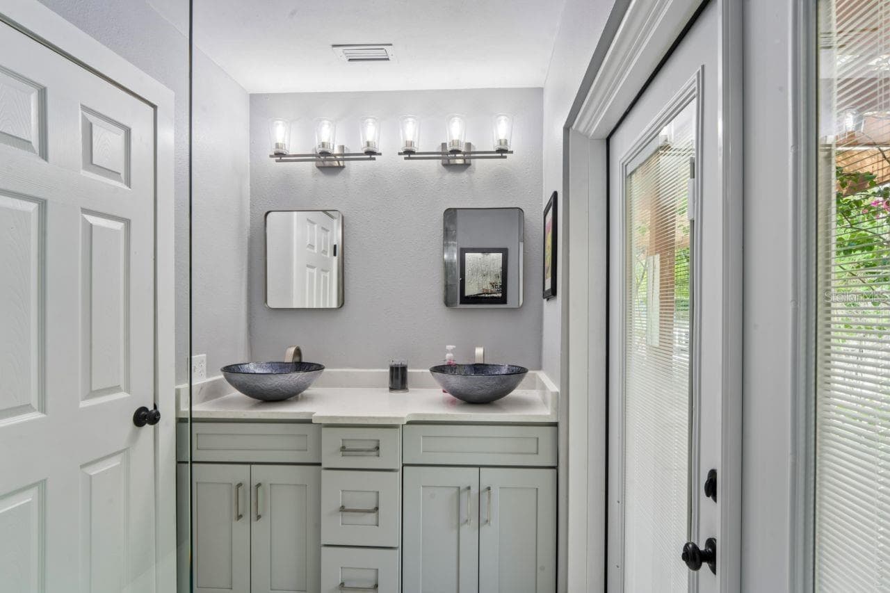 6245 WARREN AVE — photo 42 of 78