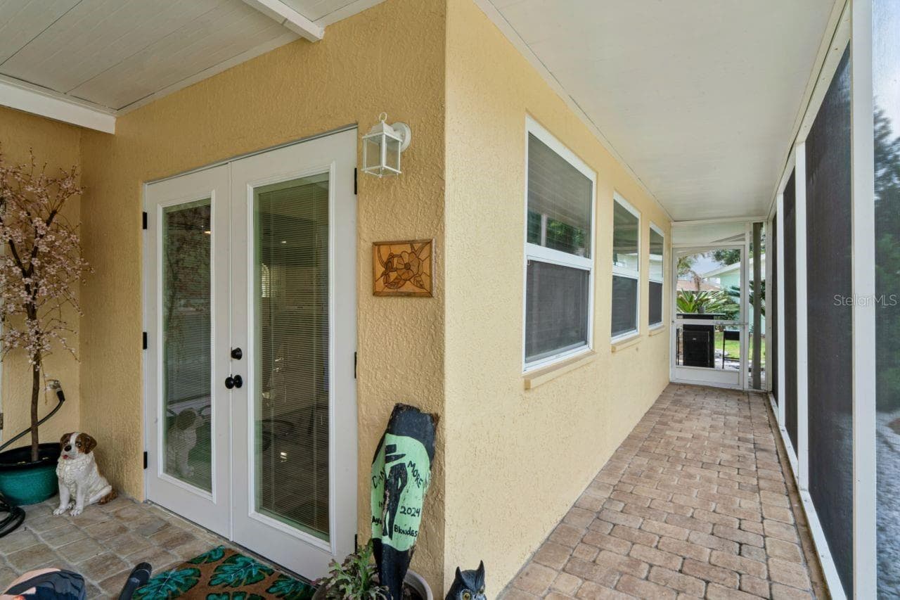 6245 WARREN AVE — photo 46 of 78