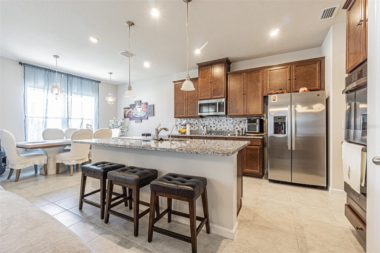 11904 THORNCREST DRIVE — photo 10 of 34