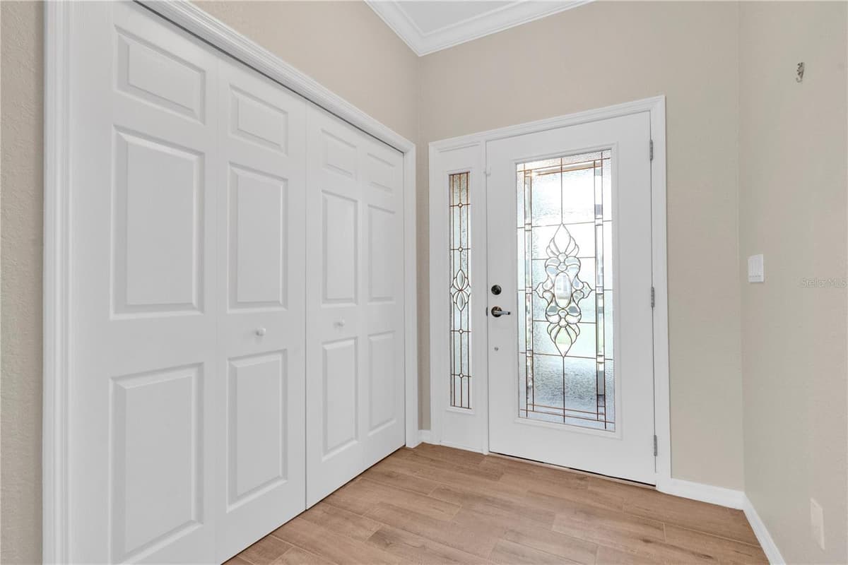117 ROSEWOOD DRIVE — photo 7 of 40