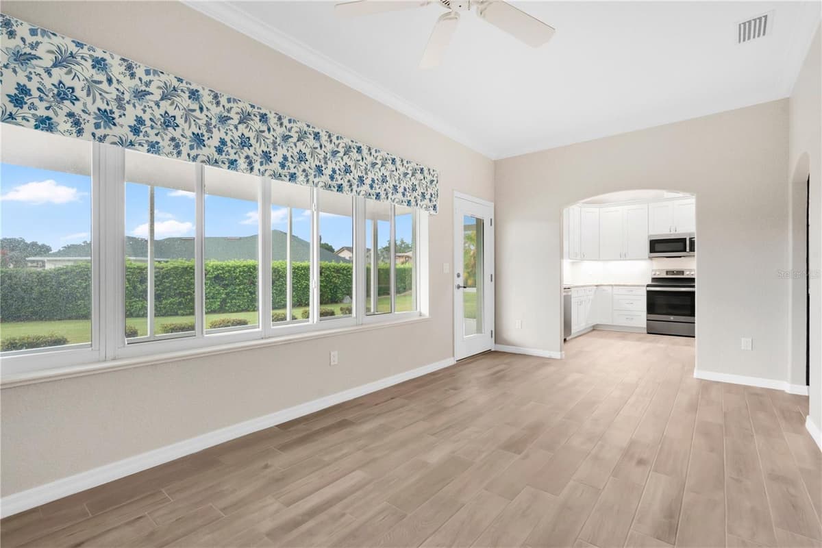 117 ROSEWOOD DRIVE — photo 19 of 40