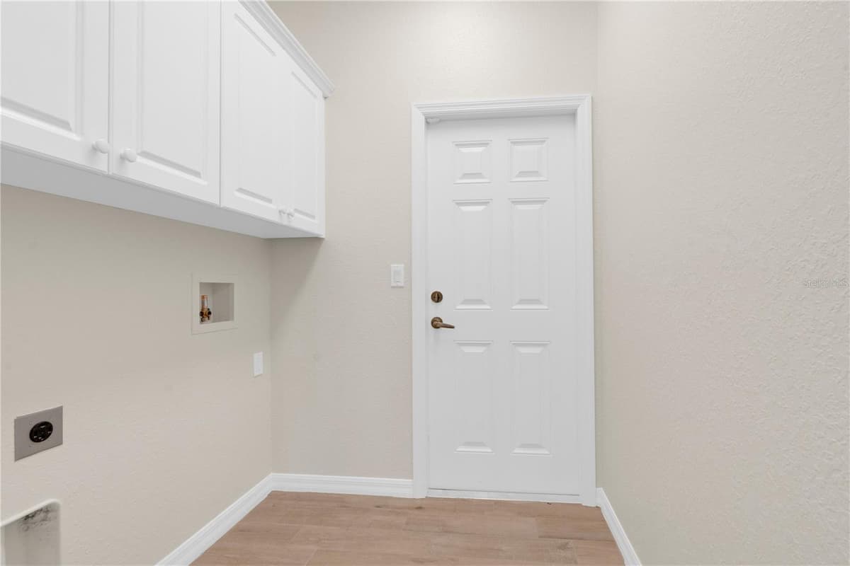 117 ROSEWOOD DRIVE — photo 28 of 40