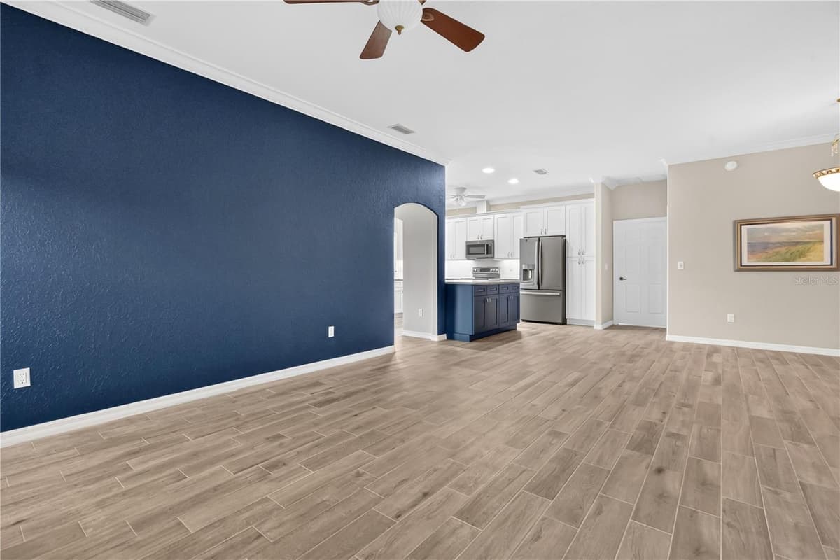 117 ROSEWOOD DRIVE — photo 13 of 40
