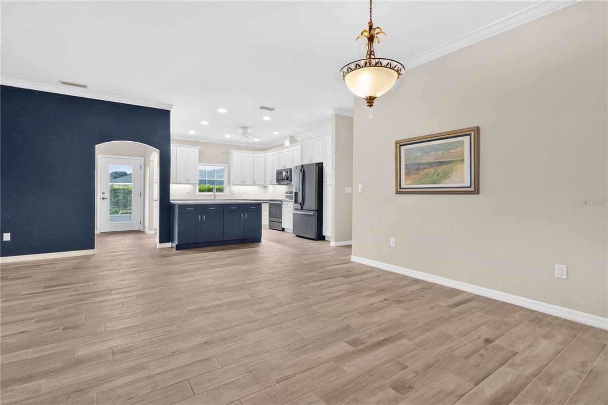 117 ROSEWOOD DRIVE — photo 10 of 40
