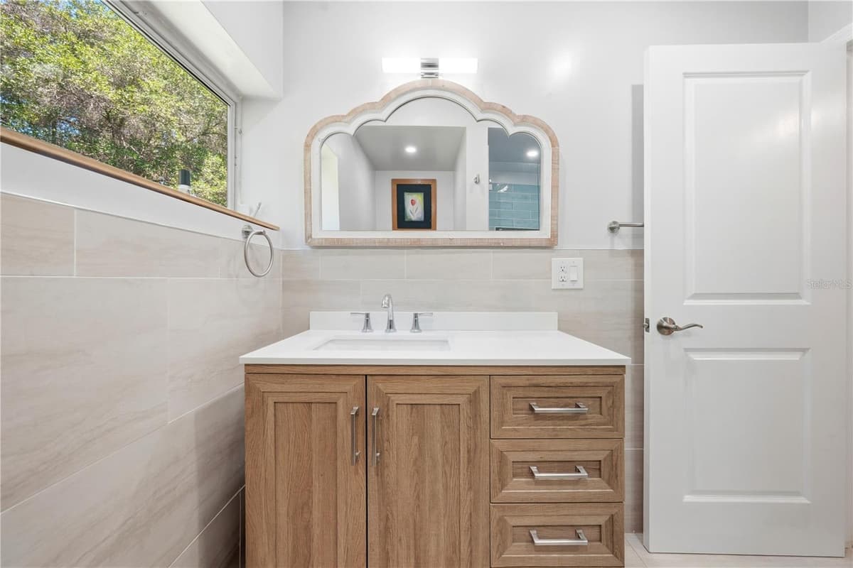 128 LAKEVIEW DRIVE — photo 19 of 35