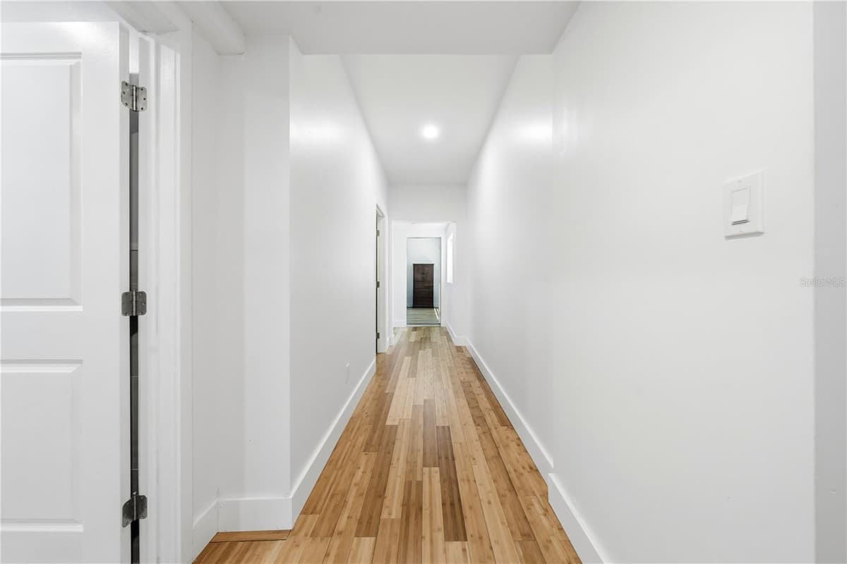 128 LAKEVIEW DRIVE — photo 16 of 35