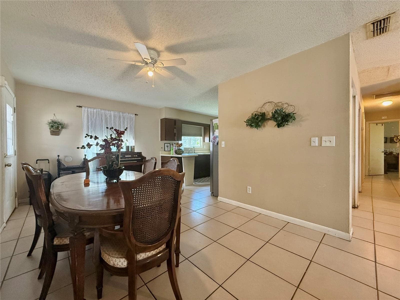 6 SPRING LANE WAY — photo 6 of 25