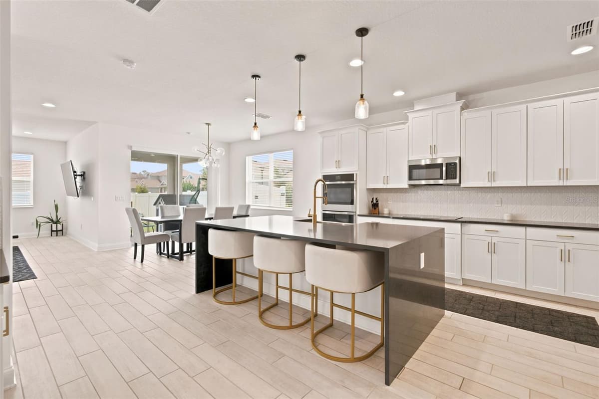 700 ALBYON COURT — photo 15 of 57