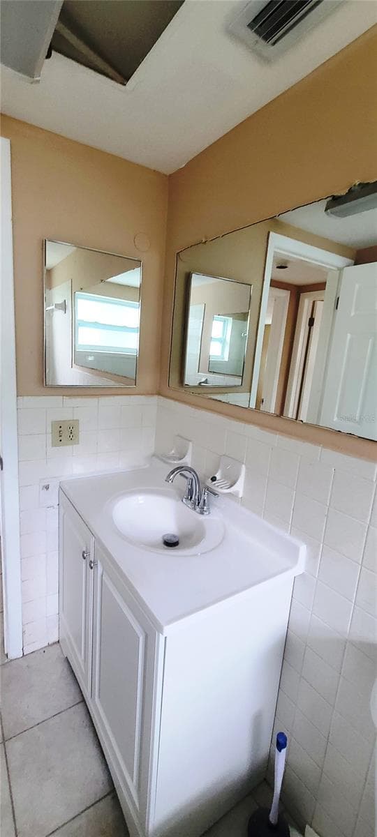 5305 HAWK DRIVE — photo 10 of 13