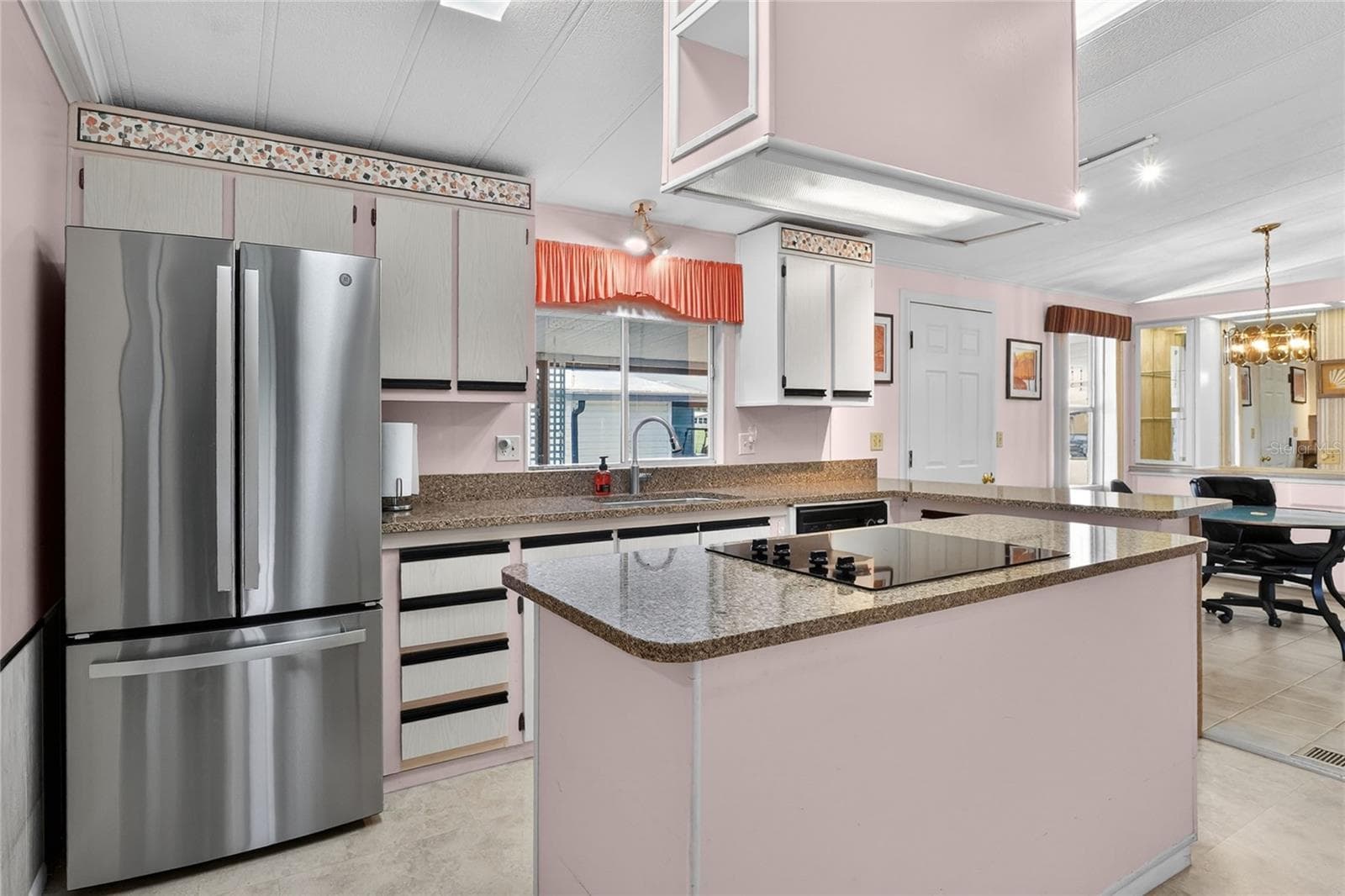 2055 FLORAL AVENUE — photo 14 of 54
