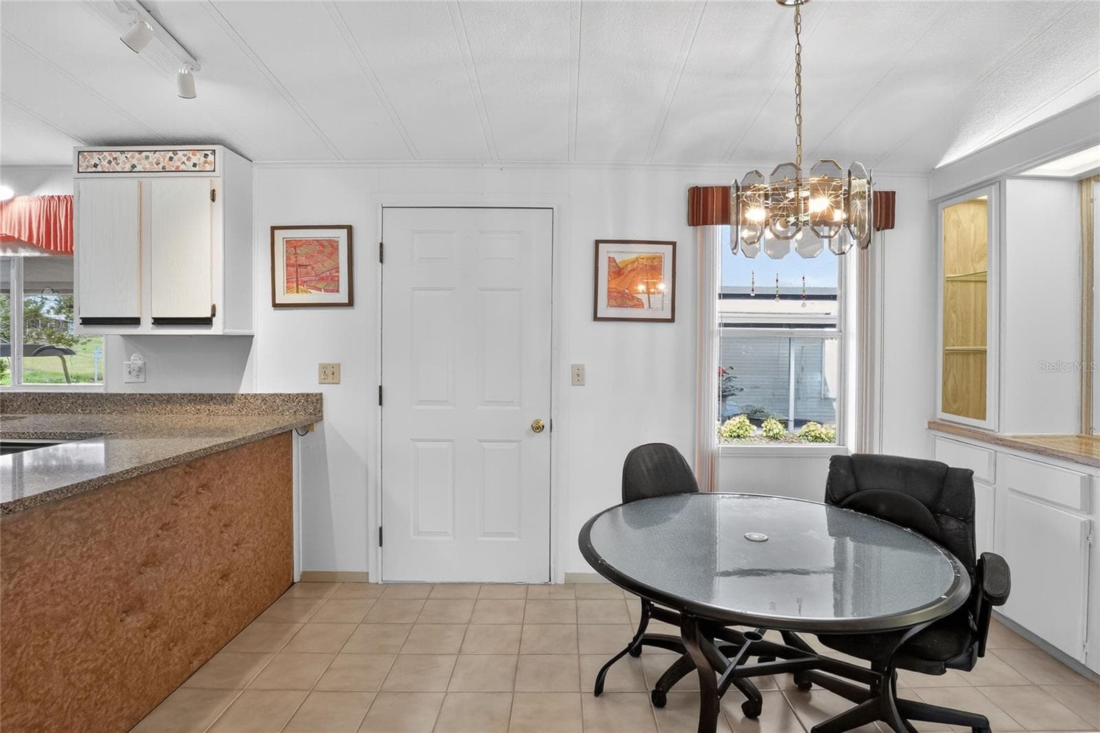 2055 FLORAL AVENUE — photo 9 of 54