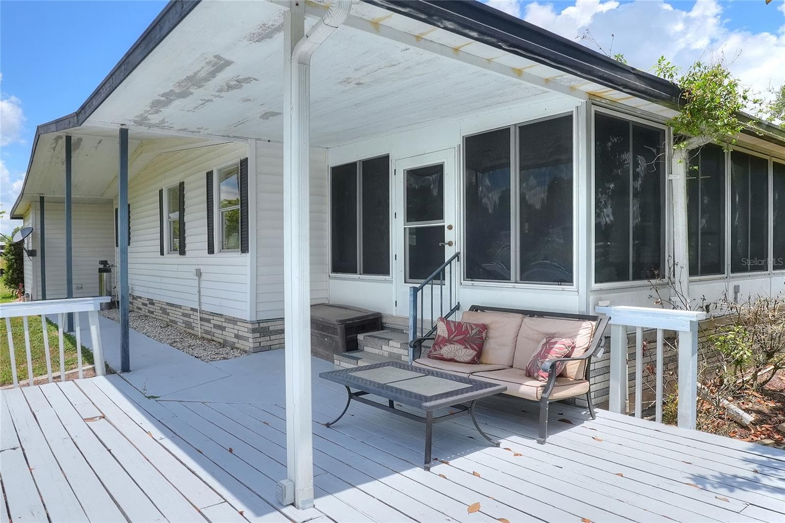 2055 FLORAL AVENUE — photo 44 of 54