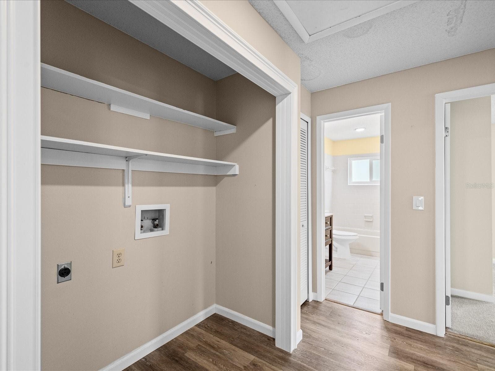 1105 TUXFORD DRIVE — photo 14 of 40
