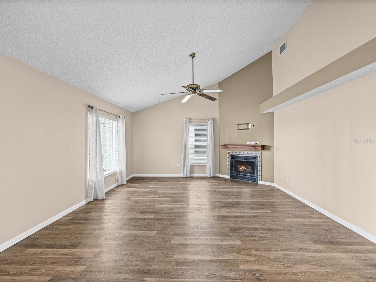 1105 TUXFORD DRIVE — photo 9 of 40