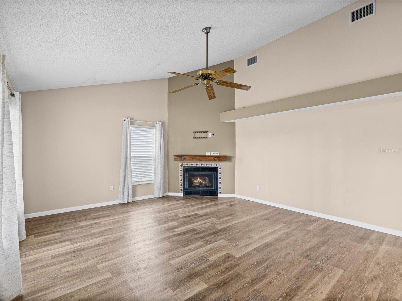 1105 TUXFORD DRIVE — photo 4 of 40
