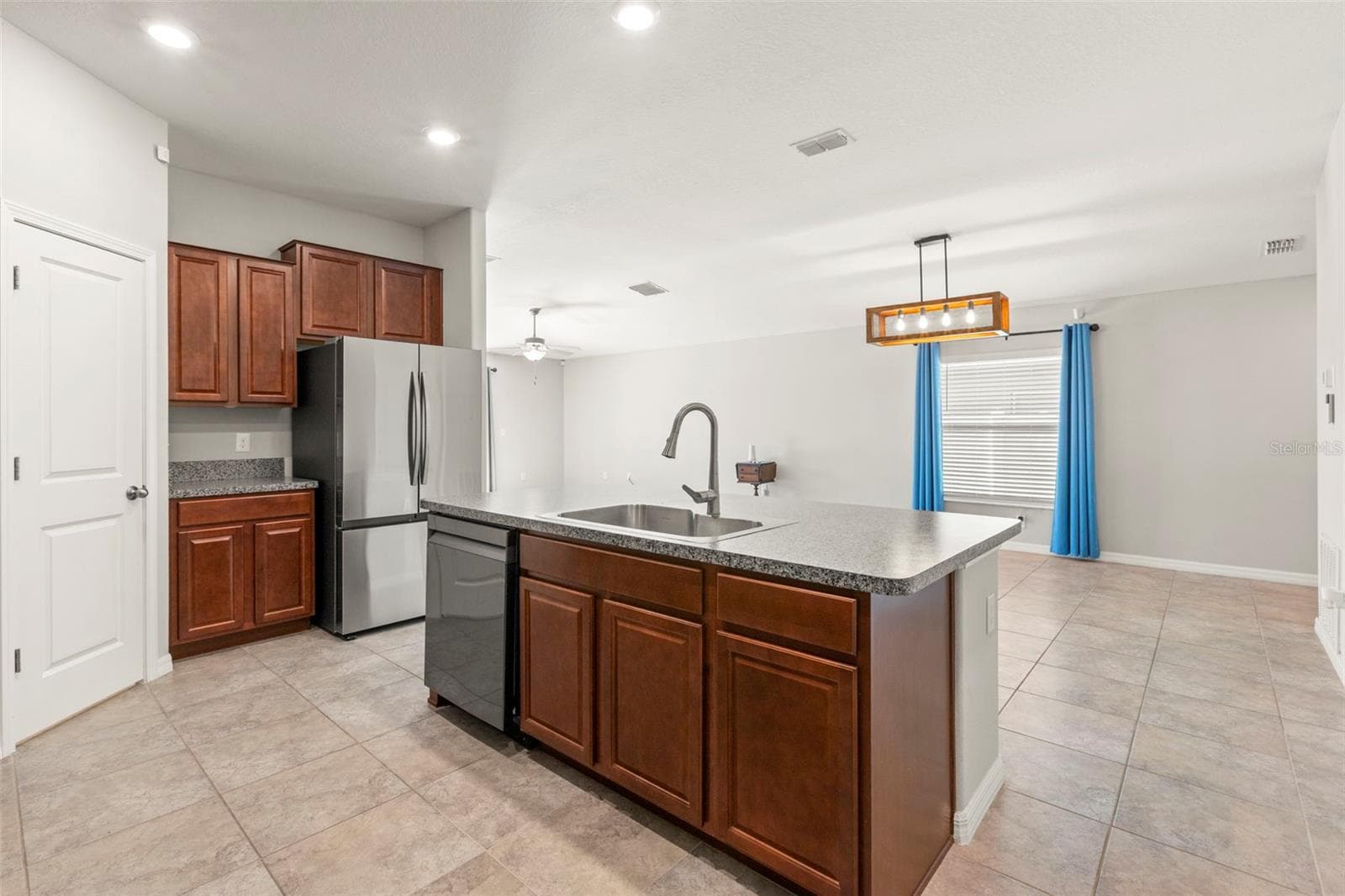 10515 CARLOWAY HILLS DRIVE — photo 12 of 68