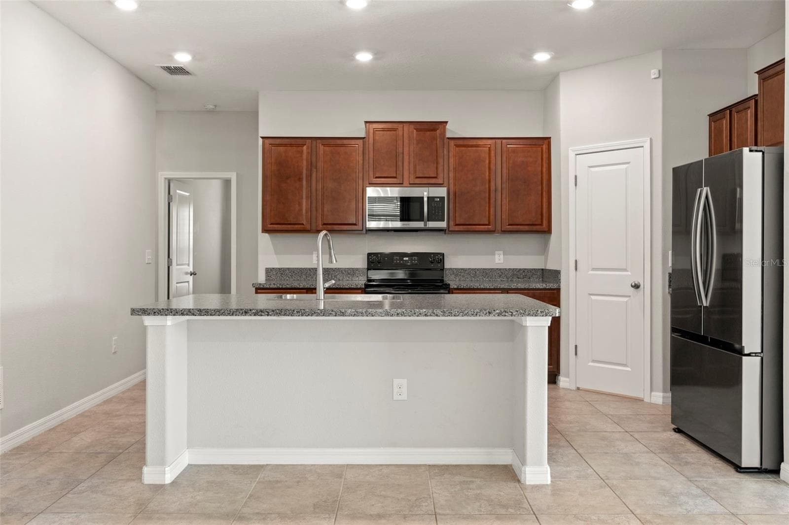 10515 CARLOWAY HILLS DRIVE — photo 10 of 68