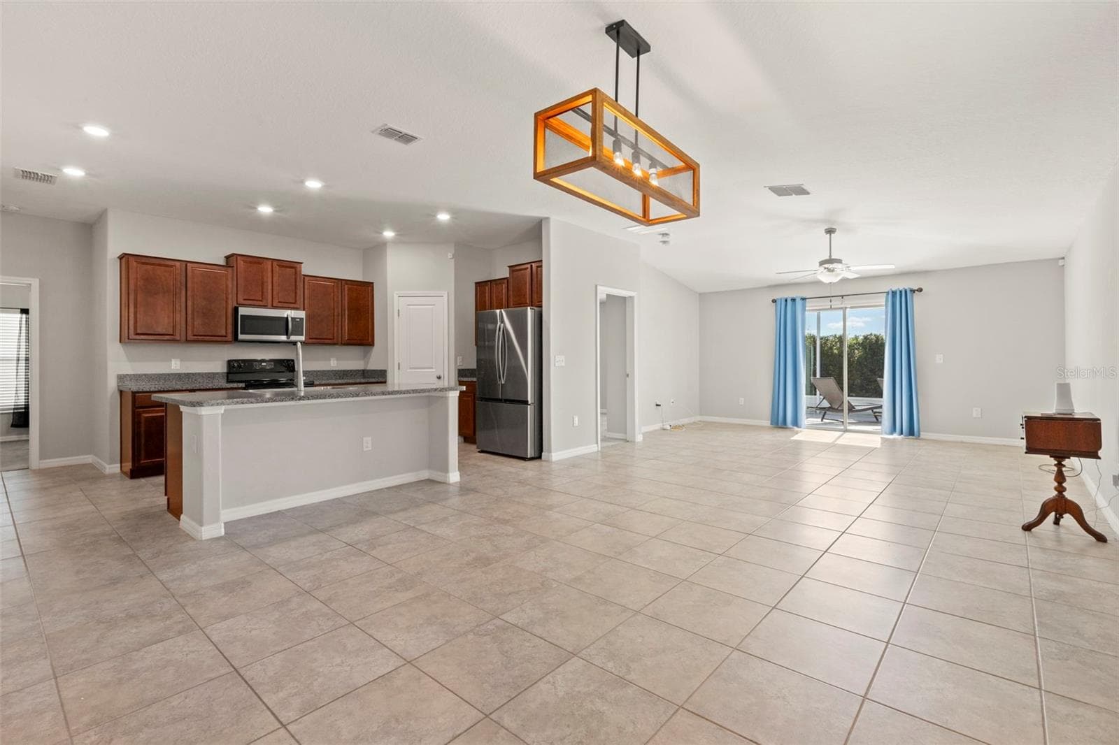 10515 CARLOWAY HILLS DRIVE — photo 9 of 68