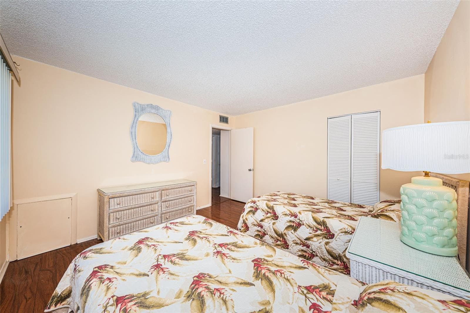 4700 COVE CIRCLE — photo 27 of 50