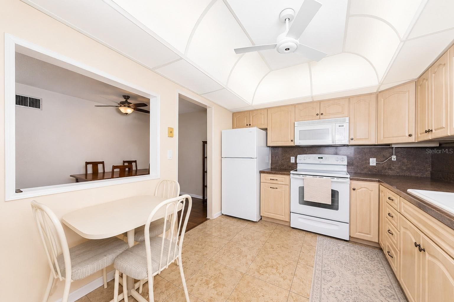 4700 COVE CIRCLE — photo 13 of 50
