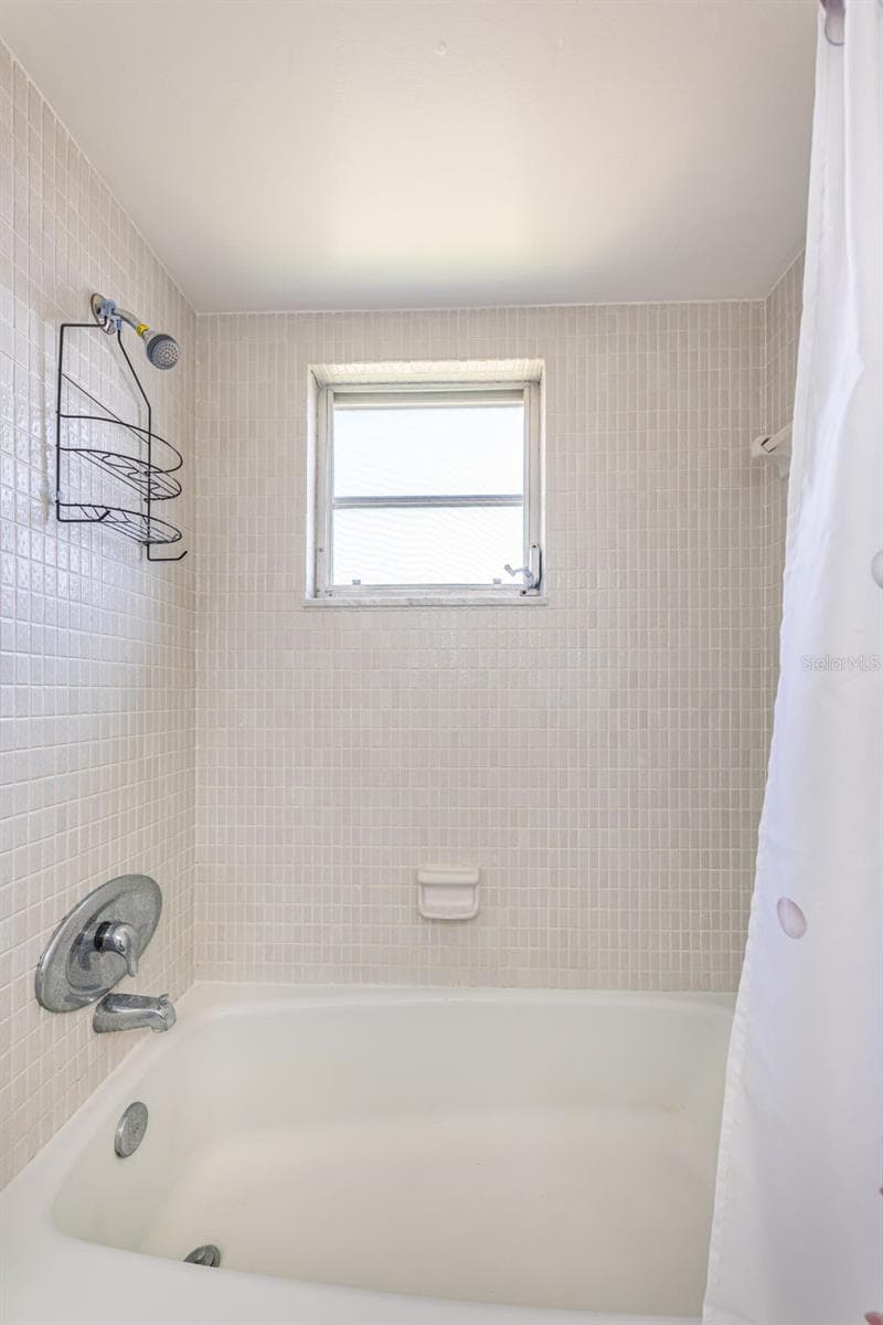 4700 COVE CIRCLE — photo 25 of 50