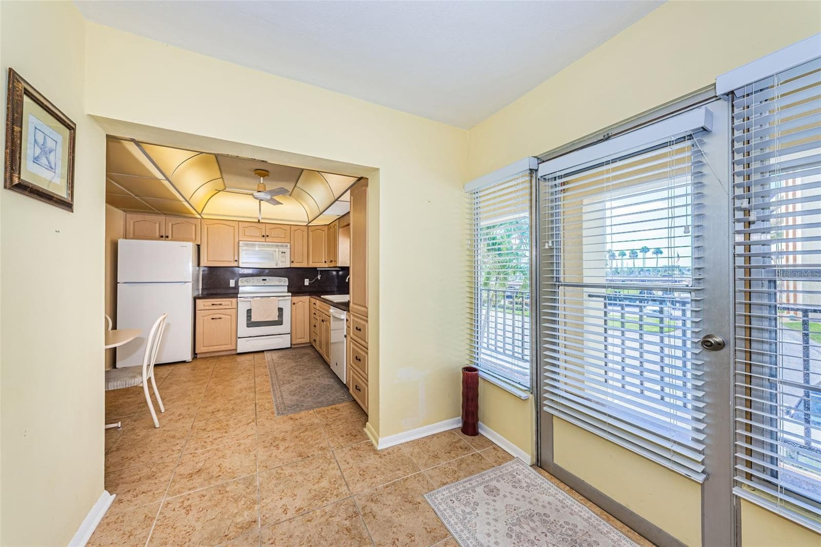 4700 COVE CIRCLE — photo 8 of 50