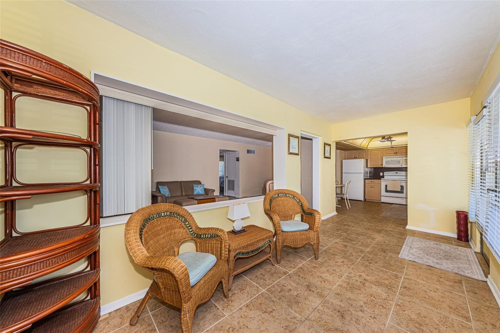 4700 COVE CIRCLE — photo 2 of 50