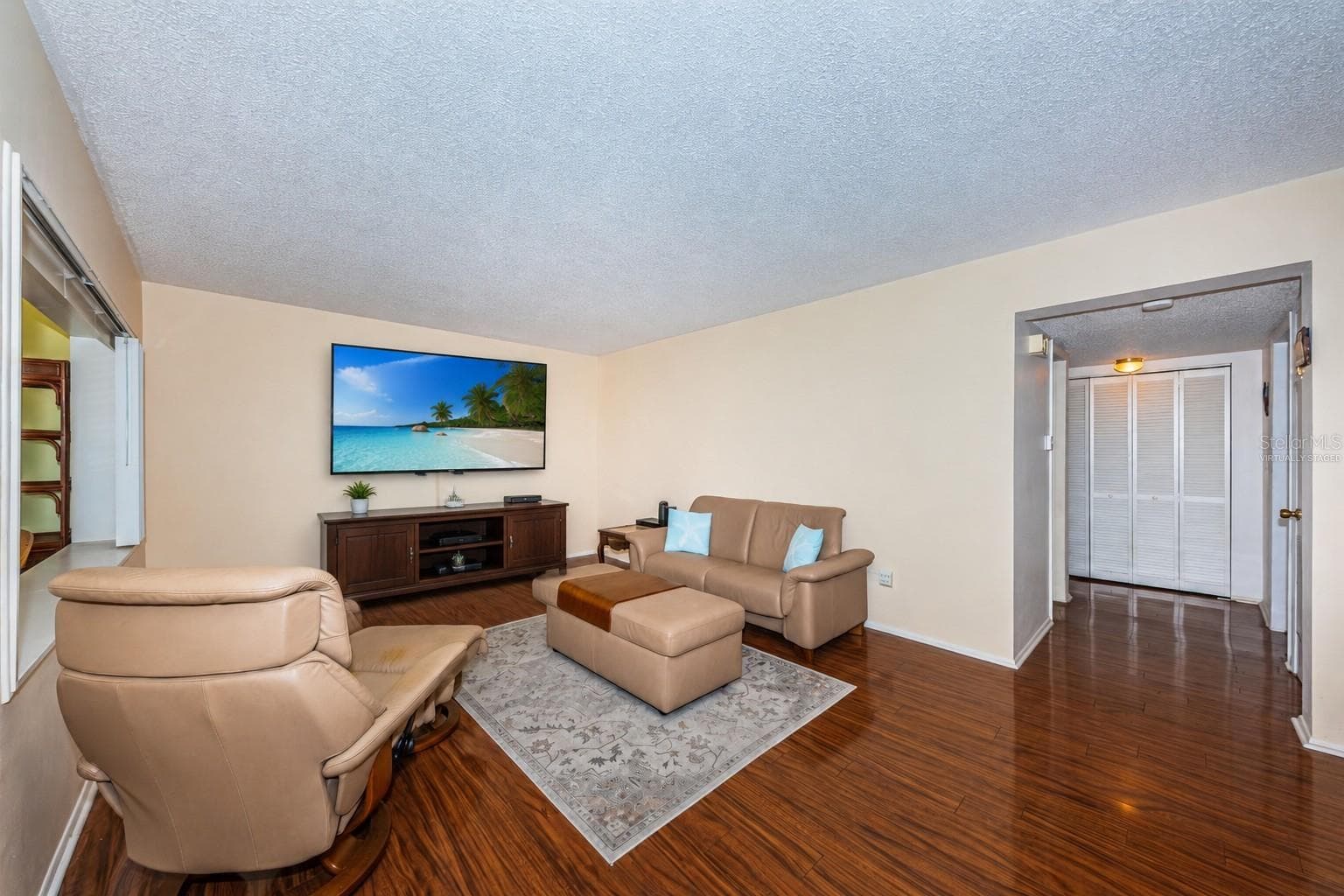 4700 COVE CIRCLE — photo 5 of 50
