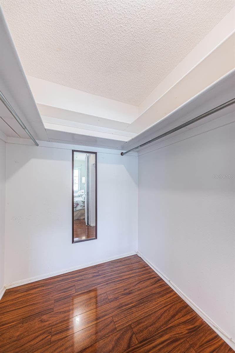 4700 COVE CIRCLE — photo 28 of 50