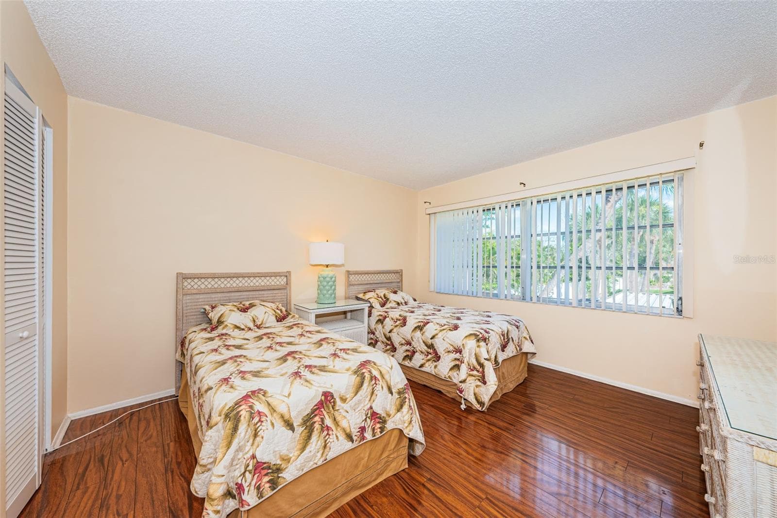 4700 COVE CIRCLE — photo 26 of 50