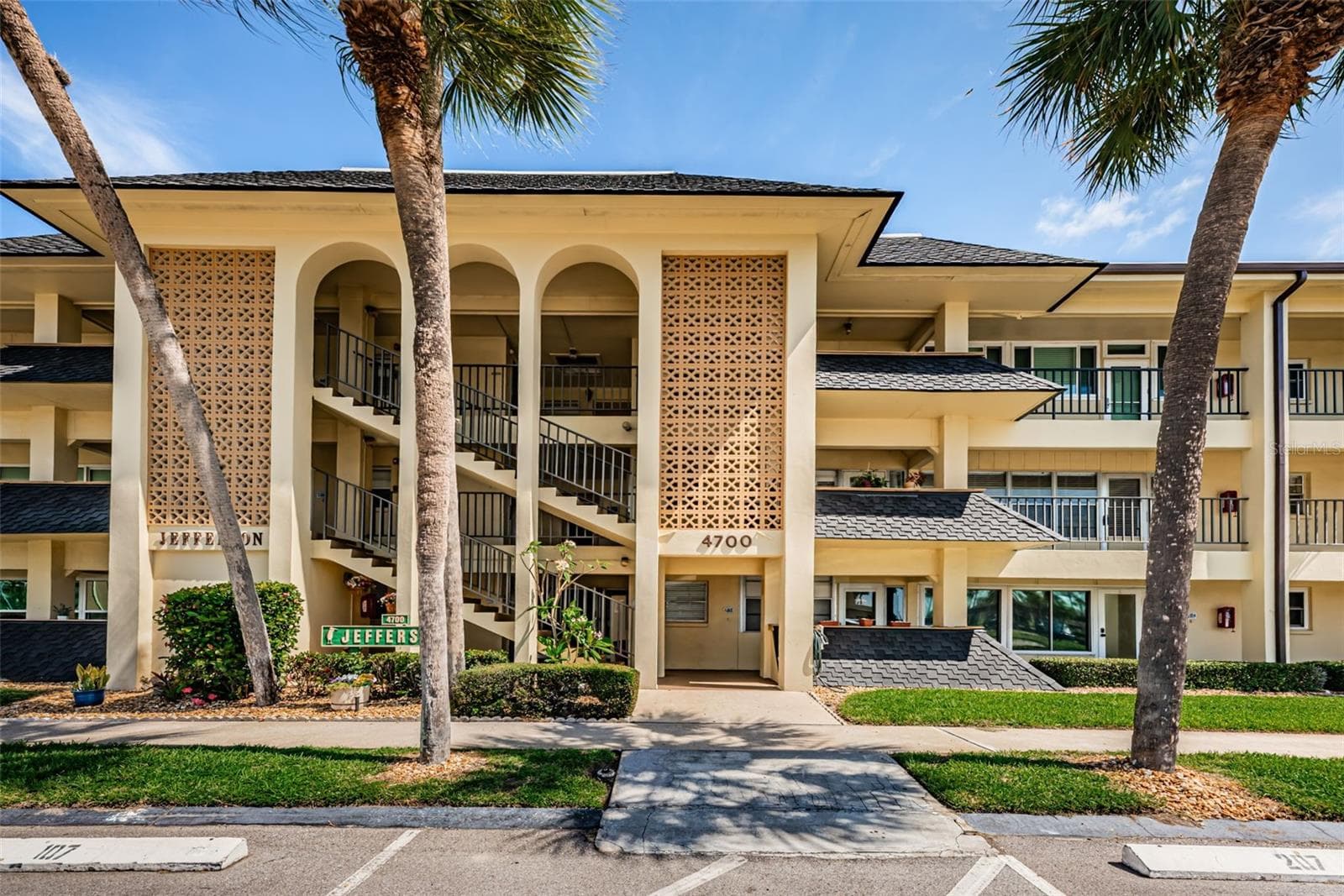 4700 COVE CIRCLE — photo 1 of 50