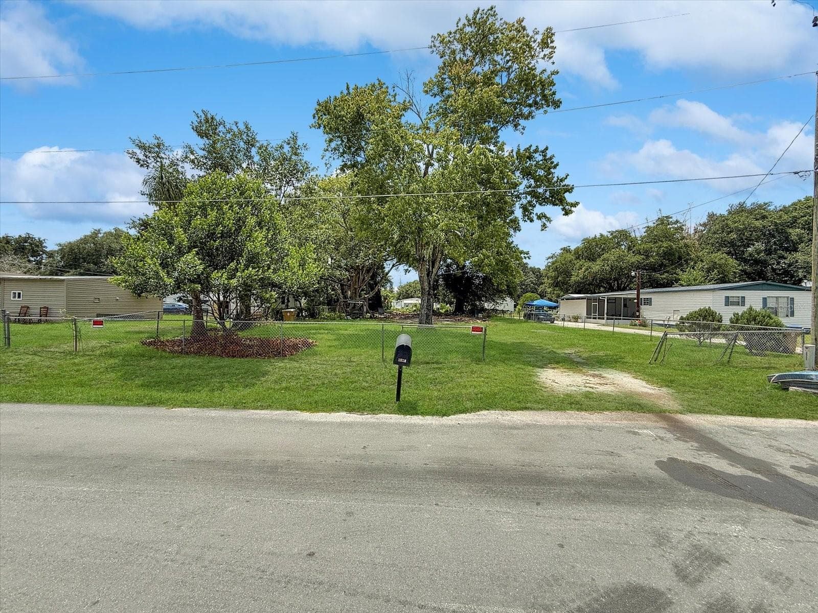 2824 BAY AVENUE — photo 1 of 7