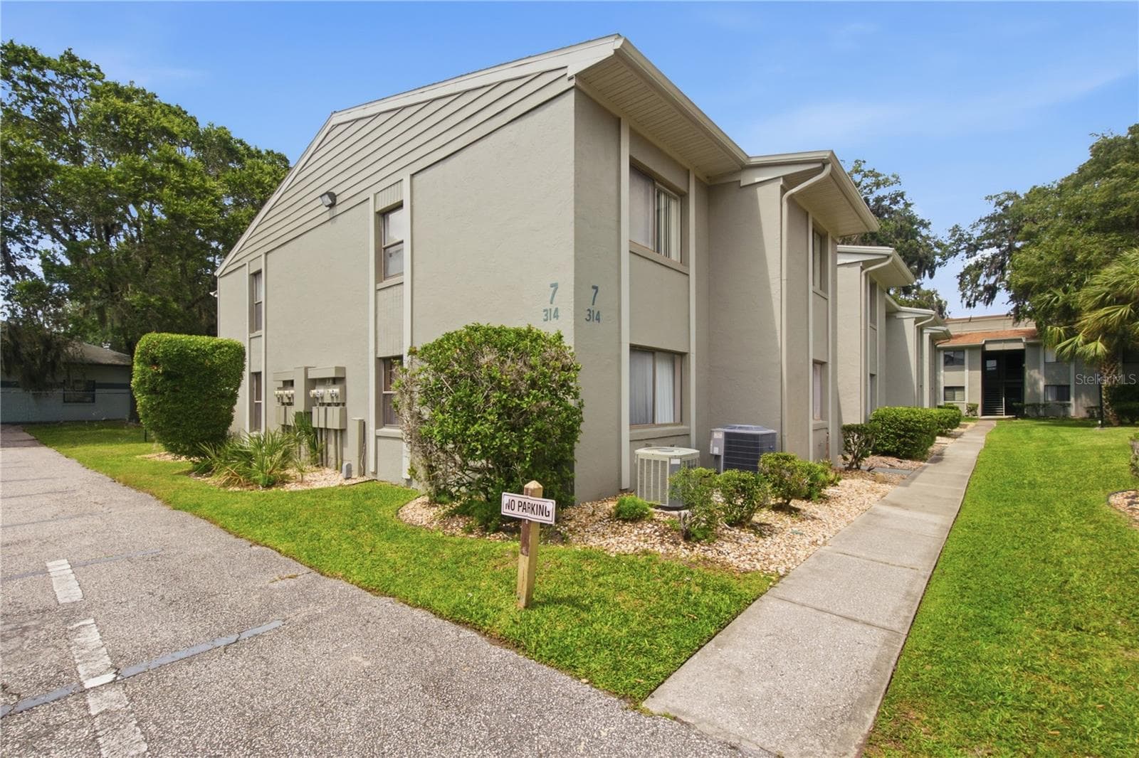 314 PALM COAST PARKWAY — photo 2 of 23