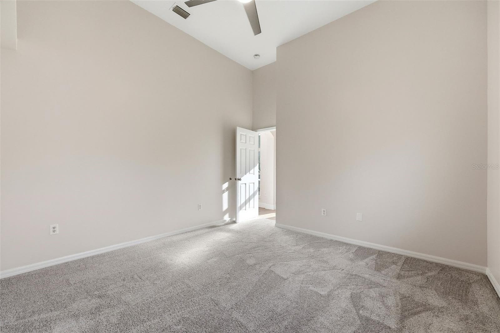 18126 EMERALD BAY STREET — photo 27 of 37