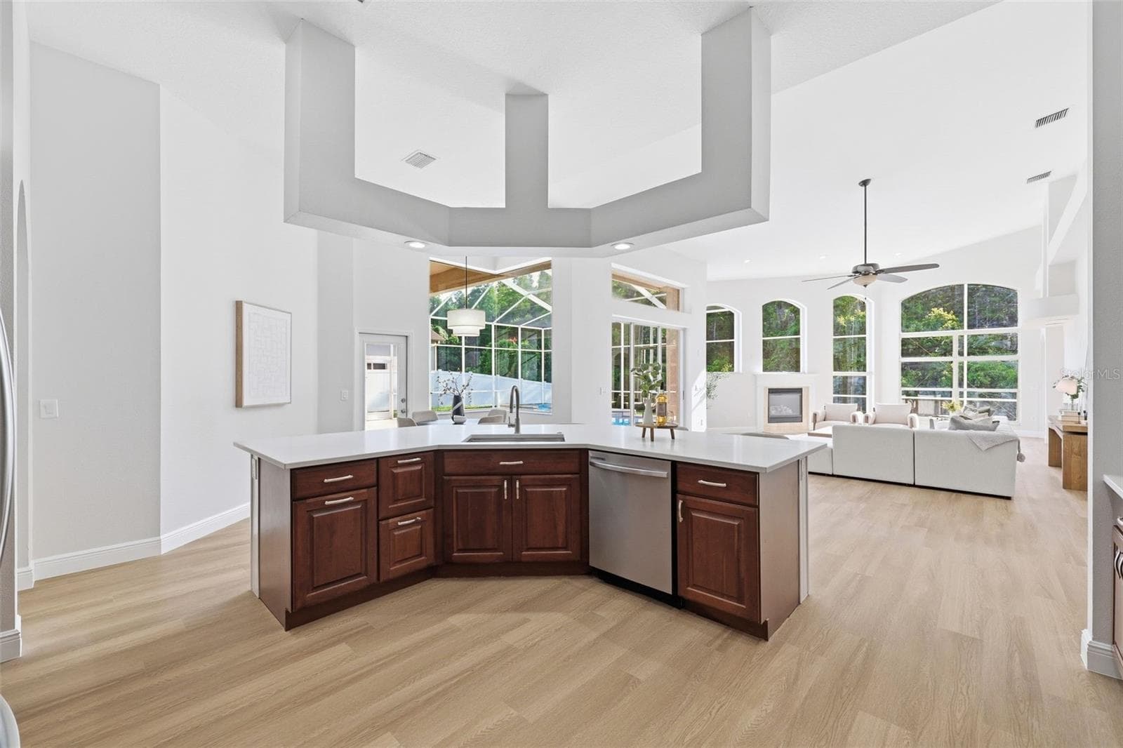 18126 EMERALD BAY STREET — photo 13 of 37