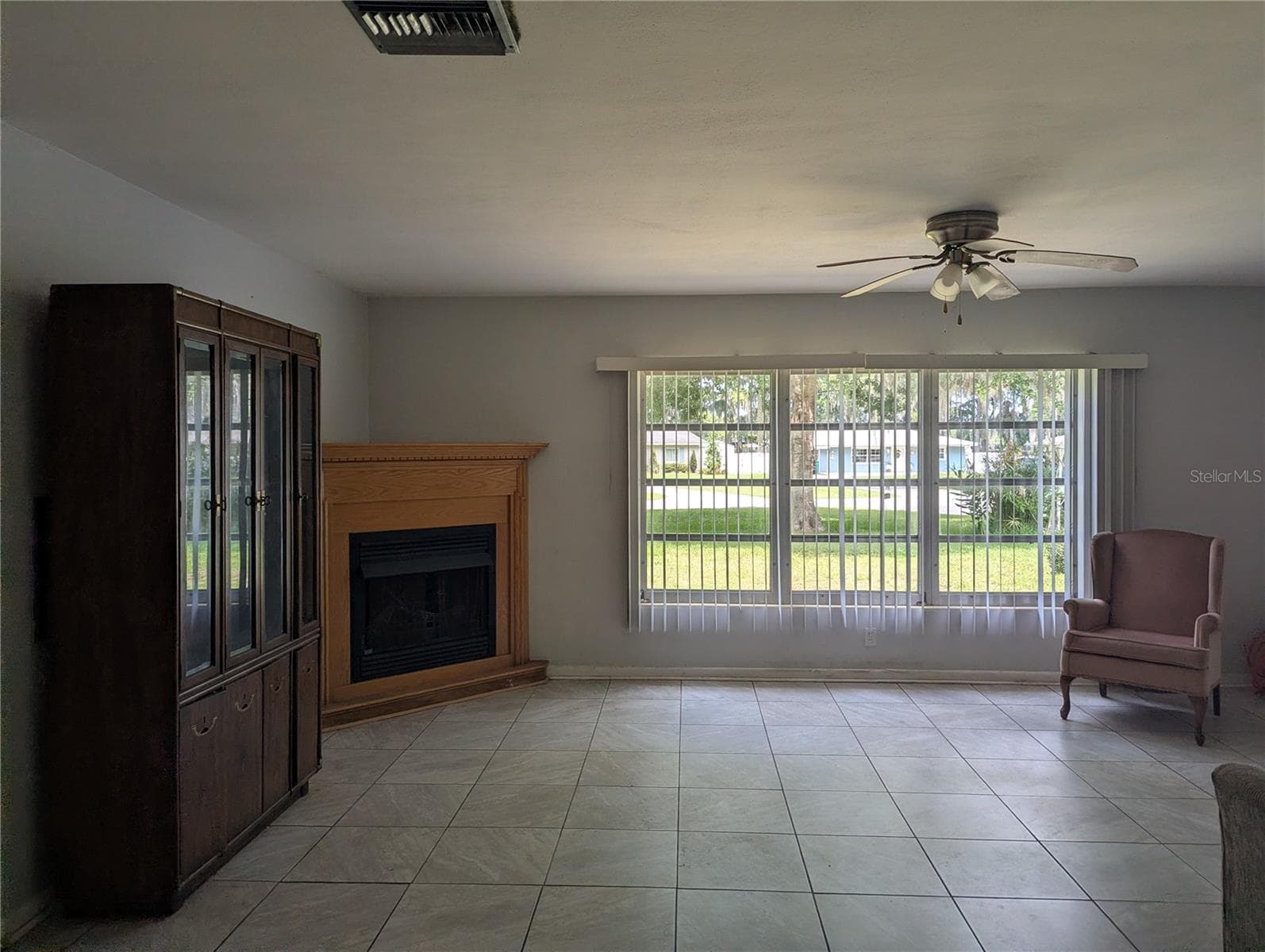 7633 CRESCENT LOOP — photo 4 of 31